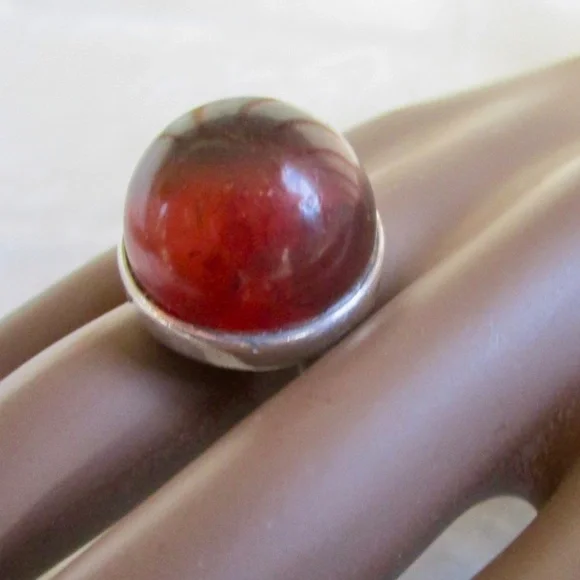 big Baltic amber ring, bezel set, adjustable (currently 7), sterling, vintage - Picture 2 of 9